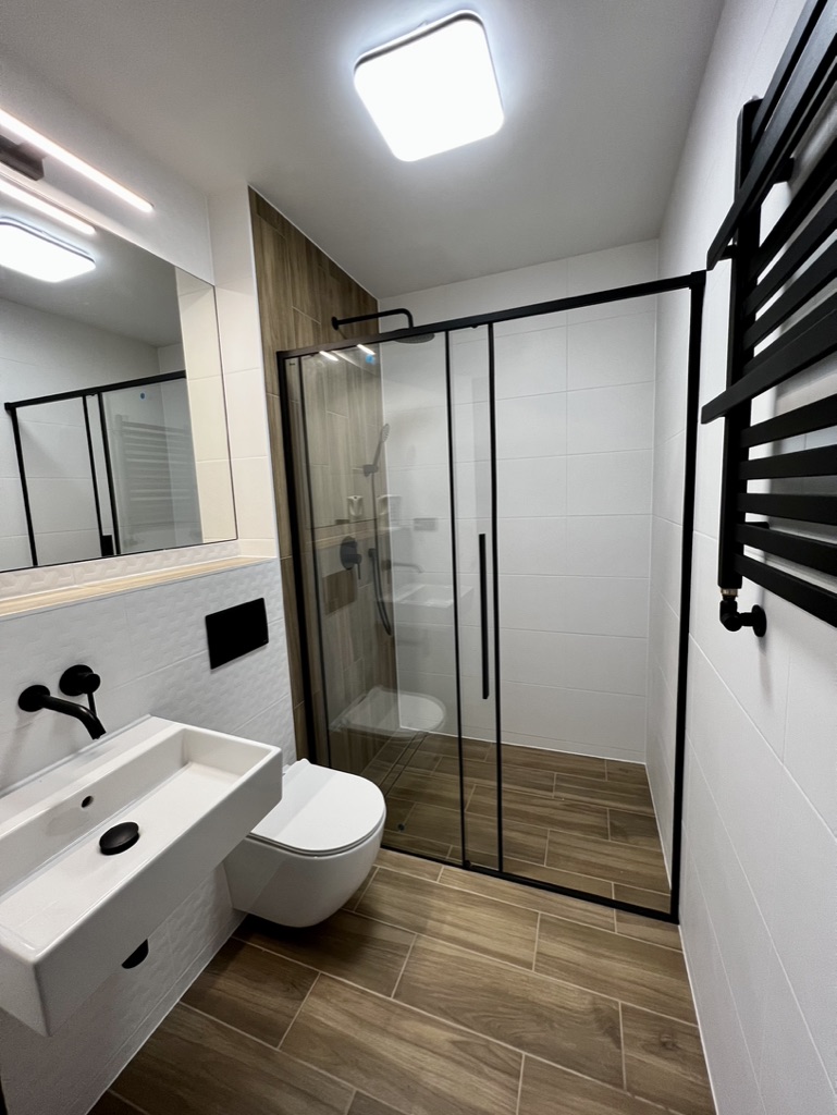 Bathroom with shower in the Chybotek room
